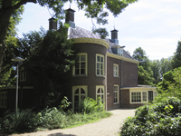 907548 Gezicht op het huis Oog in Al (Park Oog in Al 1) te Utrecht.